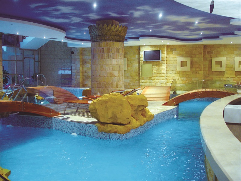 酒店泳池为什么要使用低氯水处理系统？
