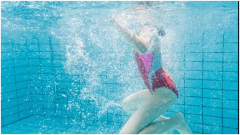 <b>游泳池余氯超标的原因有哪些？如何解决余氯超标的问题？</b>