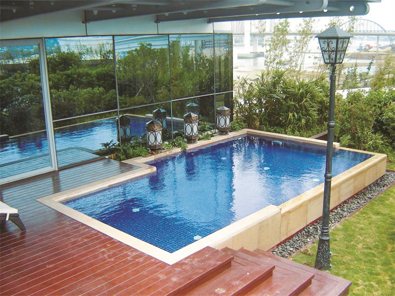 别墅游泳池如何选择合适的游泳池水处理系统？